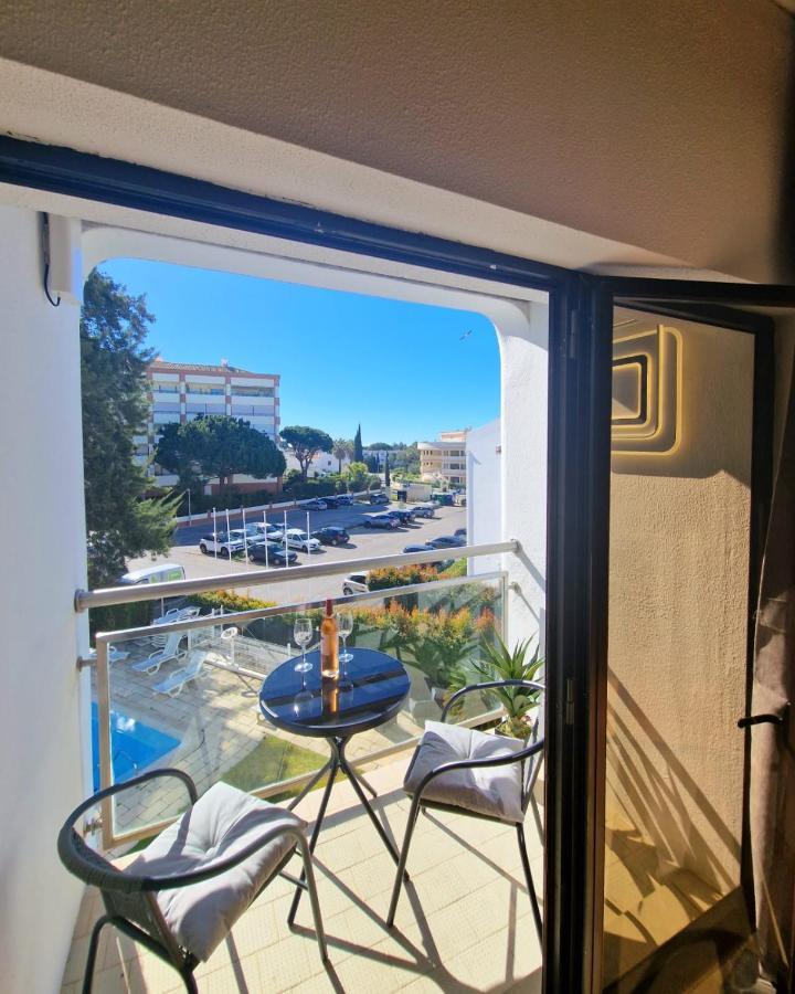 קווארטיירה Zarco - Cosy Apartment In Vilamoura With A Balcony With View To The 2 Swimming Pools - Near The Beach & The Marina מראה חיצוני תמונה