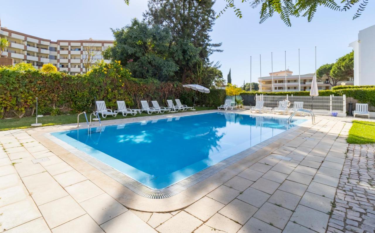 קווארטיירה Zarco - Cosy Apartment In Vilamoura With A Balcony With View To The 2 Swimming Pools - Near The Beach & The Marina מראה חיצוני תמונה