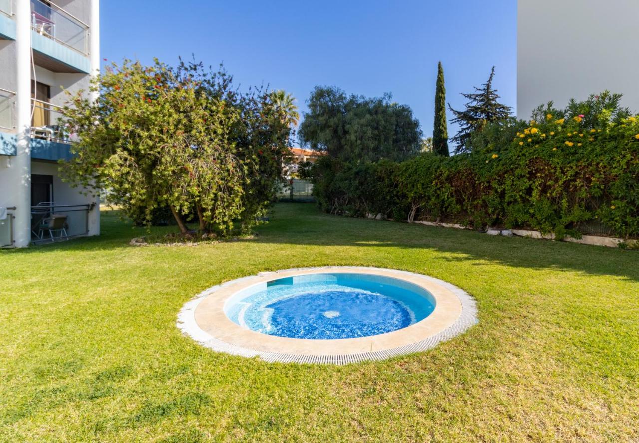 קווארטיירה Zarco - Cosy Apartment In Vilamoura With A Balcony With View To The 2 Swimming Pools - Near The Beach & The Marina מראה חיצוני תמונה
