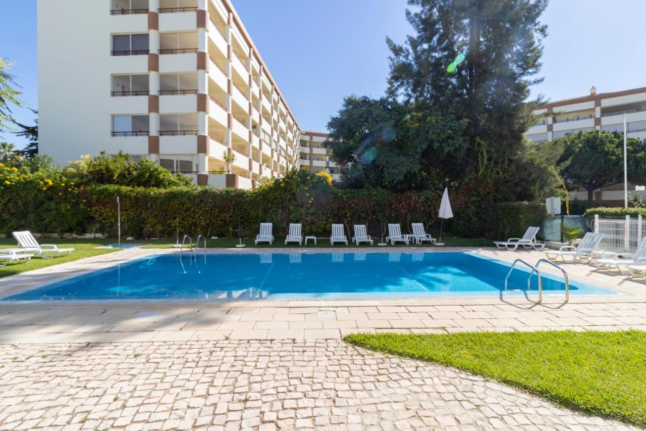 קווארטיירה Zarco - Cosy Apartment In Vilamoura With A Balcony With View To The 2 Swimming Pools - Near The Beach & The Marina מראה חיצוני תמונה